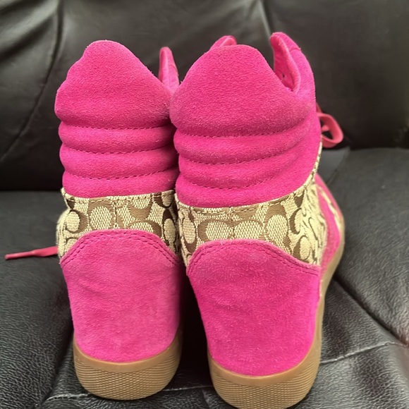 Coach Wedge Sneaker Bootie Women's 7M Pink Suede Signature Logo Y2K Sporty. - Picture 3 of 7